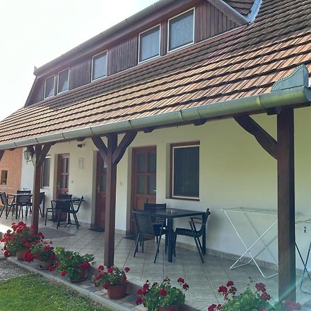 Ibolya Vendeghaz Lägenhet Kehidakustány Exteriör bild